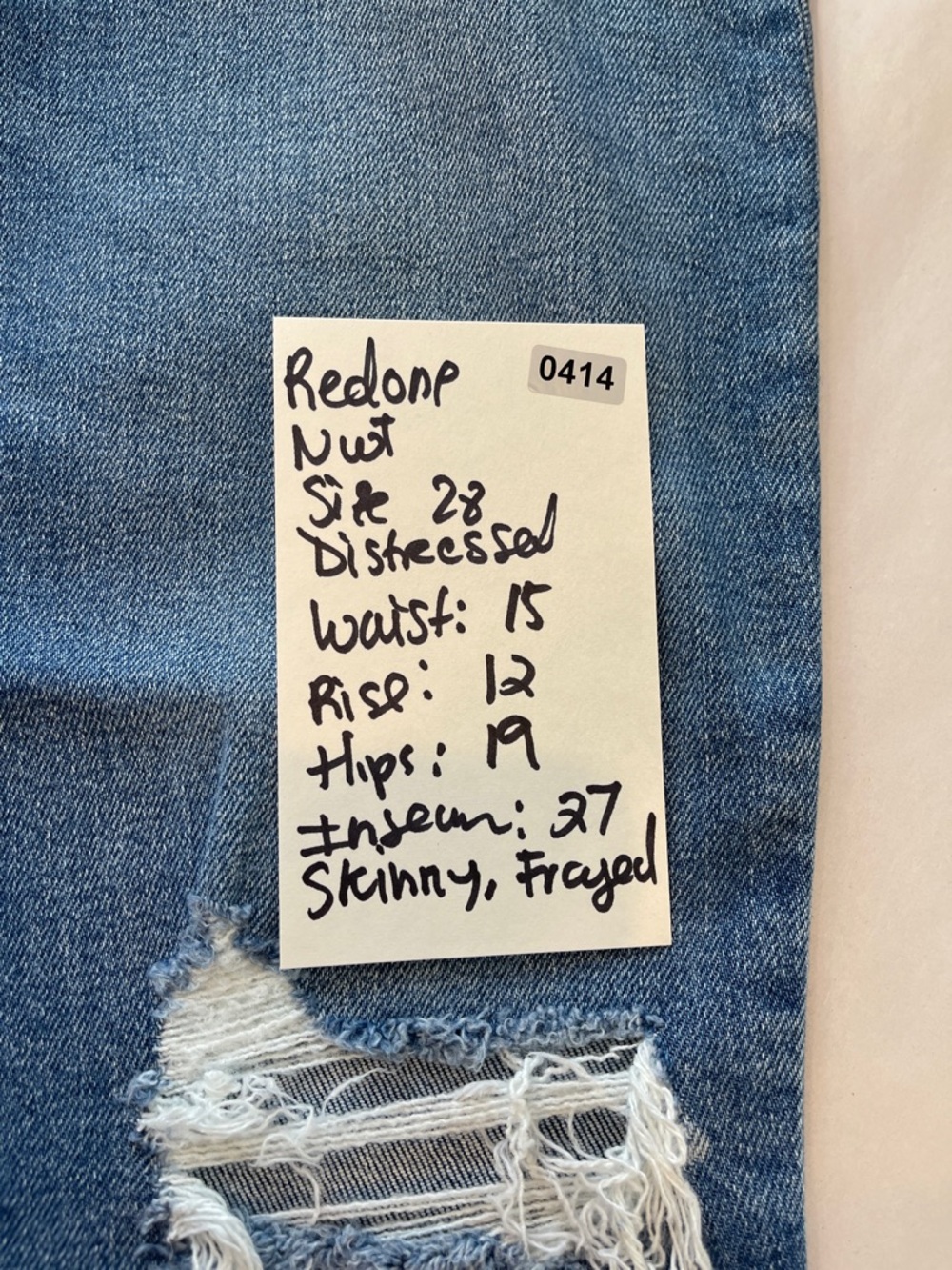 Re/Done Medium Wash Distressed High-Rise Jeans NWT size 28 - Picture 9 of 9